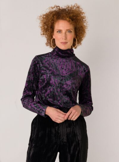 Turtle neck shirt