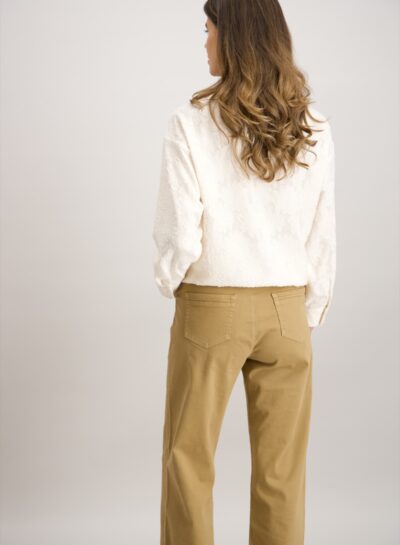 Ecru blouse met ingeweven bloemmotief