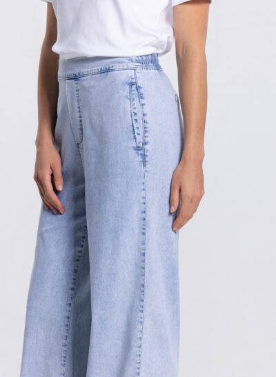 Saar wide leg broek in lichtblauw