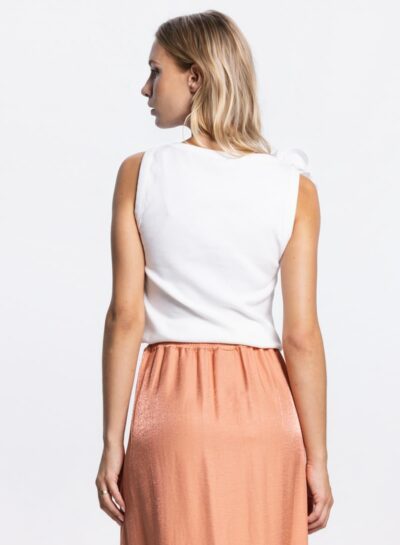 Top met bloemdetail in wit