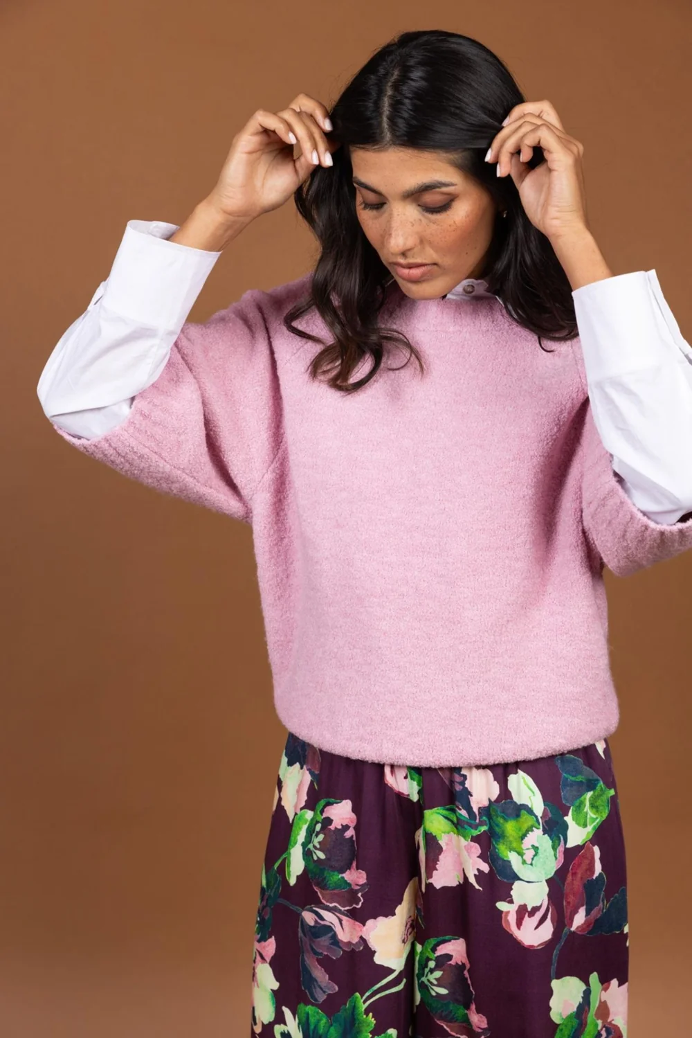 Gebreide trui in boucle met driekwart mouw four roses