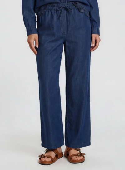 Soepele jeansbroek met brede pijp