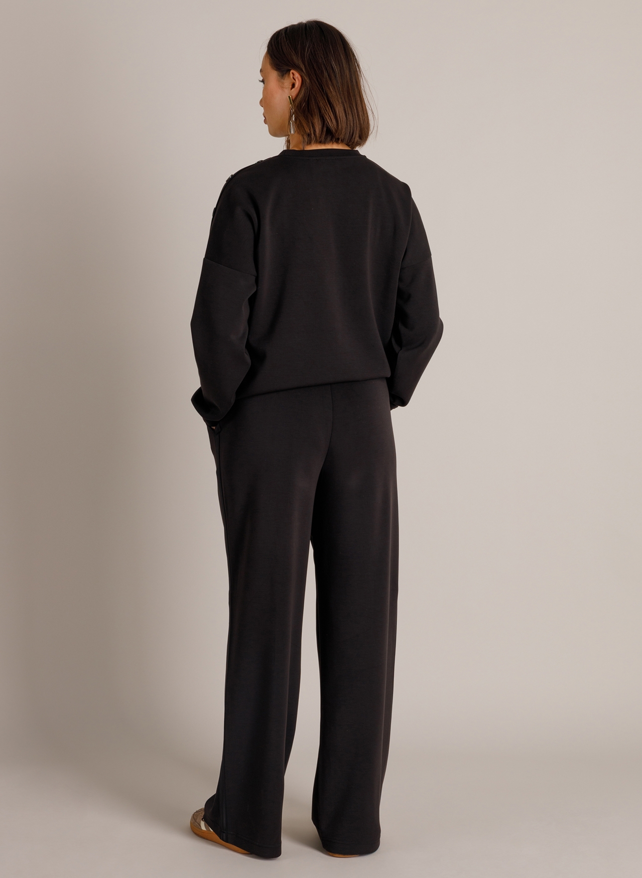 Wijde broek met satijnen bies - Afbeelding 3