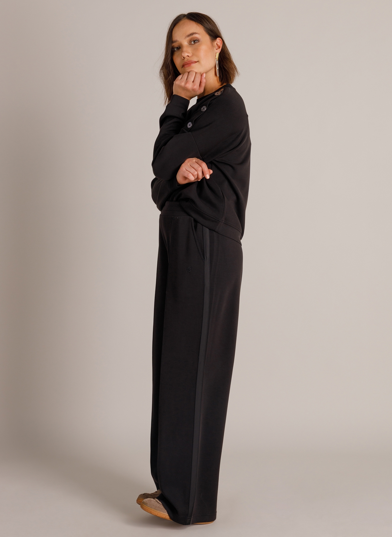 Wijde broek met satijnen bies - Afbeelding 2