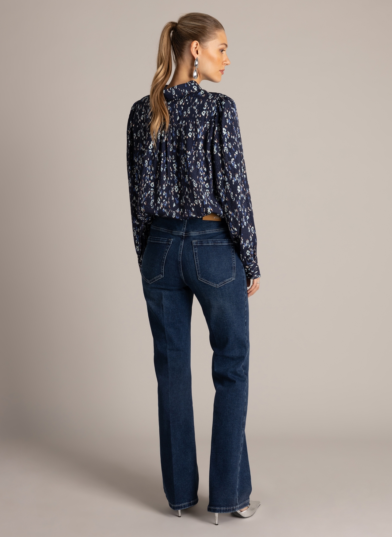 Flared jeans met opgestikte zakken - Afbeelding 3