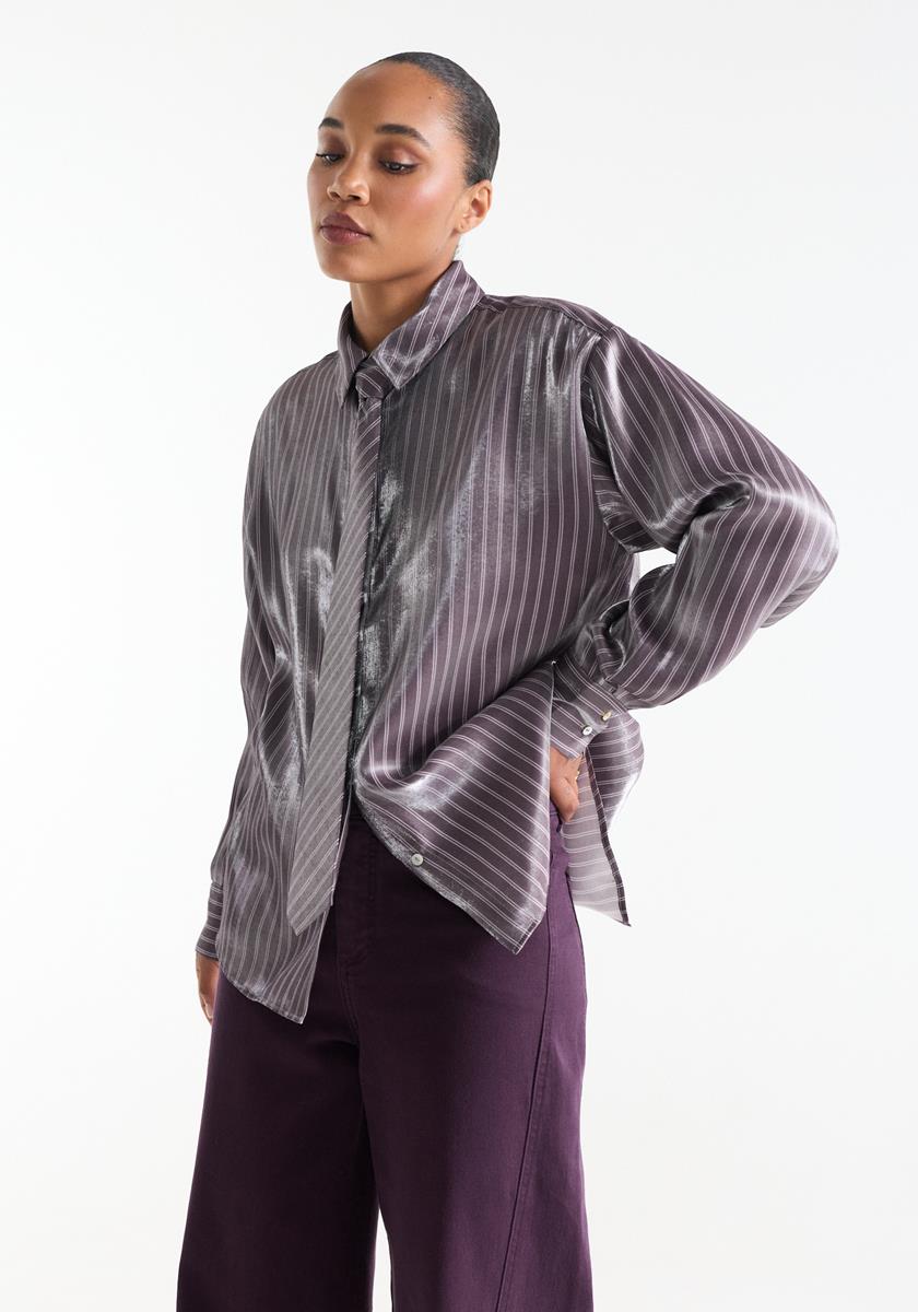 Paarse blouse met glanzende finish jansen amsterdam