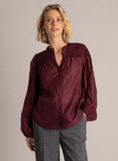 Wijnrode blouse met gesmokte schouders
